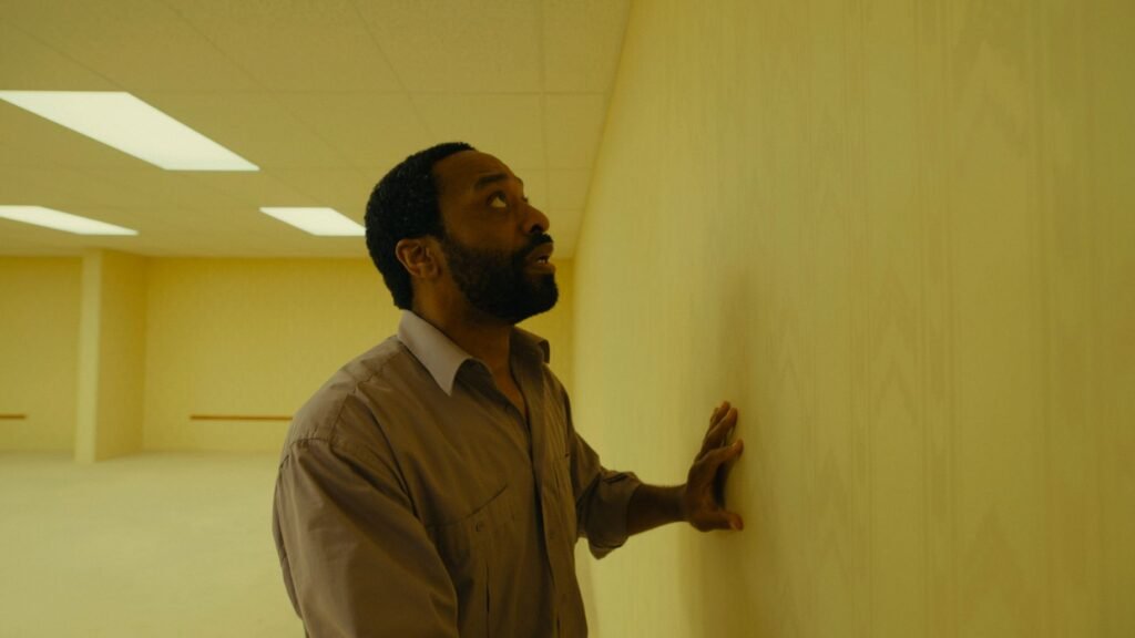 ‘Backrooms’ Review – A Bit Lost in Its Own Liminal Space backrooms chiwetel ejiofor 3